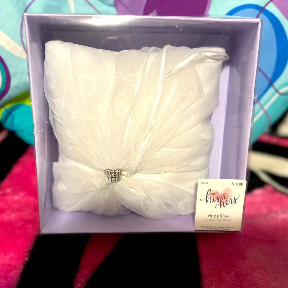 Ring pillow